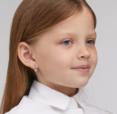 Детские сережки для девочек из золота — купить золотые серьги для девочек в интернет-магазине SUNLIGHT в Москве, выбрать золотые сережки для маленьких девочек в каталоге с фото и ценами