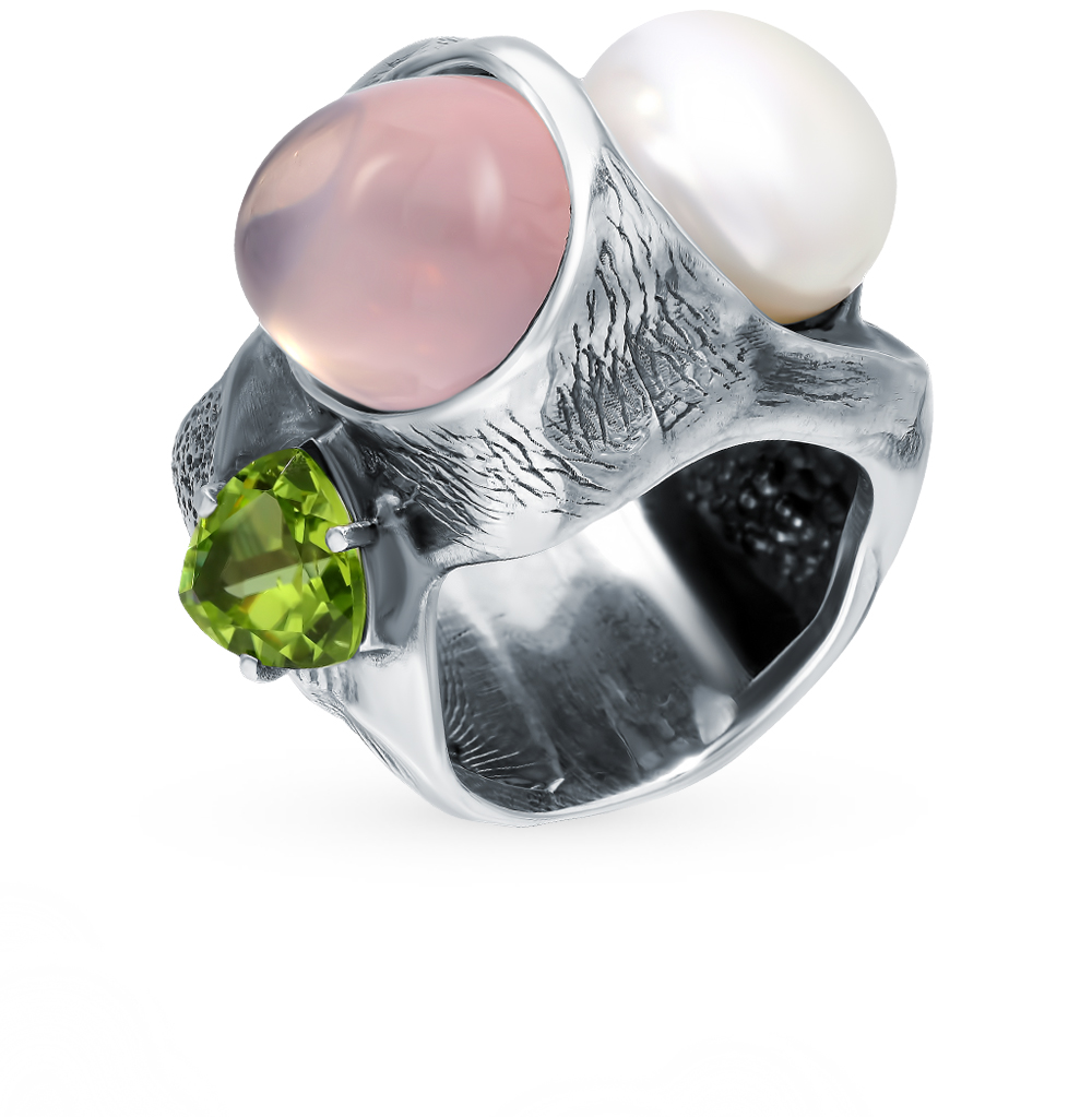 Фото «Серебряное кольцо с жемчугом, кварцем и хризолитом»