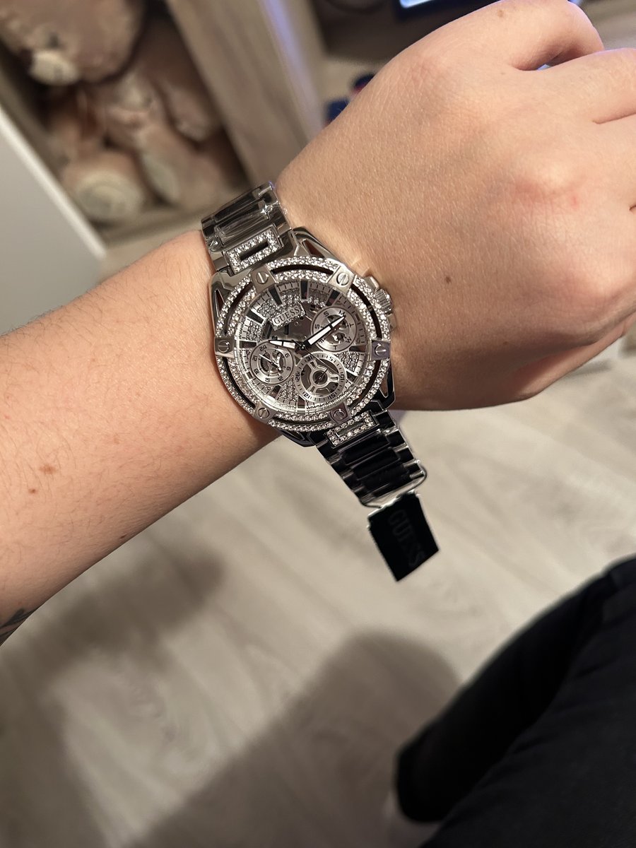 Часы женские GUESS GW0464L2 GUESS GW0464L2: 316l, австрийские